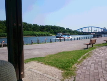 f:id:yako:20150714001351j:image:w350,h266,right