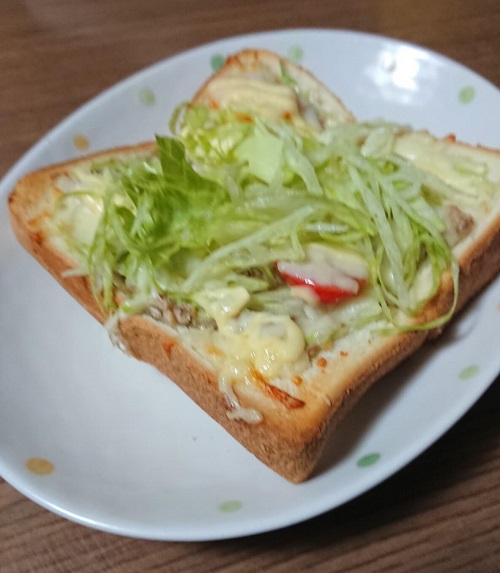 サバ缶で作るピザ風トースト完成