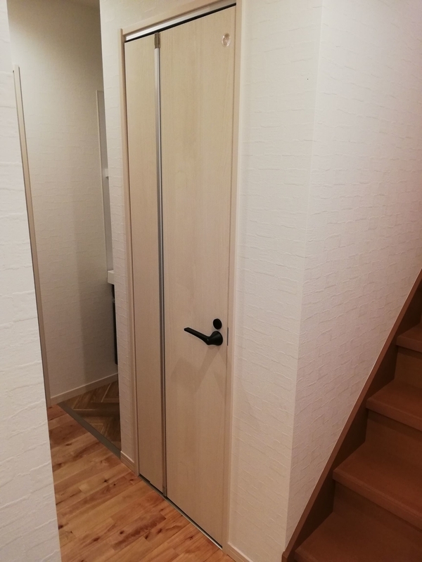 ドア 閉