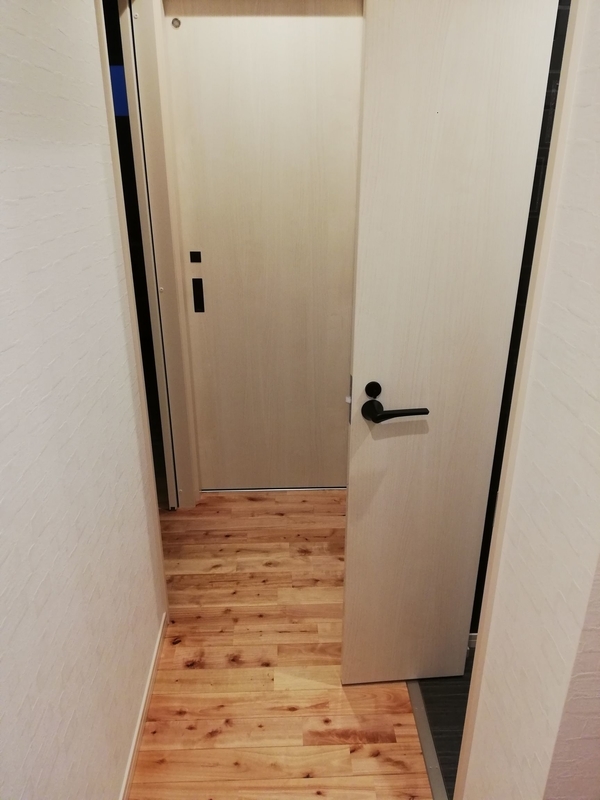 ドア 開