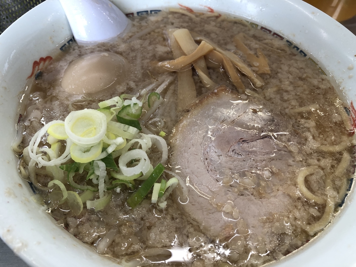 ホープ軒　背油醤油豚骨ラーメン　ネギかけ放題