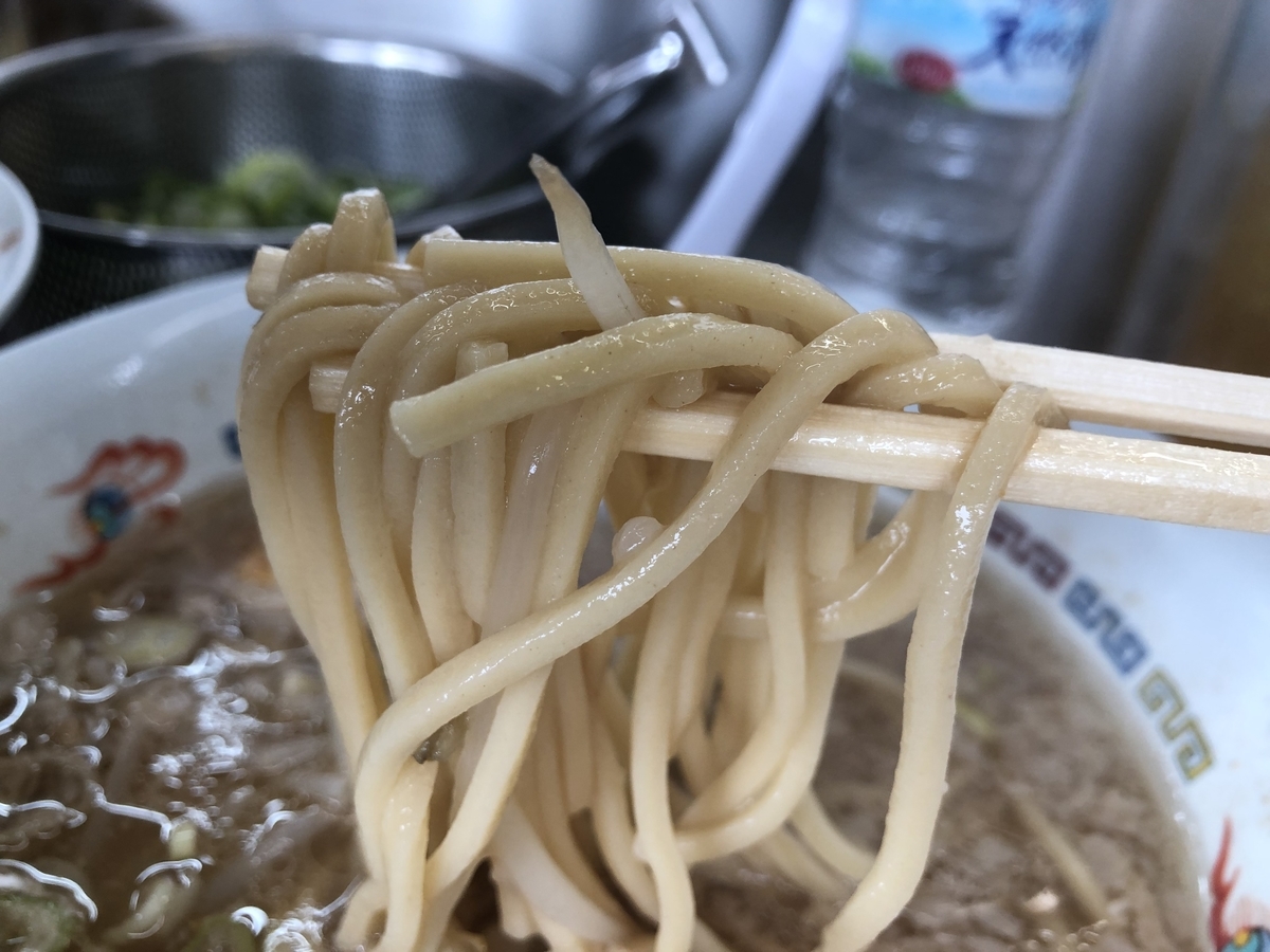 ホープ軒　背油豚骨醤油ラーメン　太麺