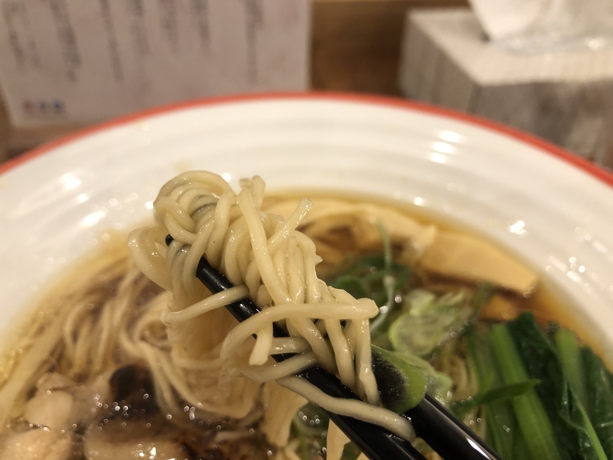 麺宿 志いな　醤油そば　細麺