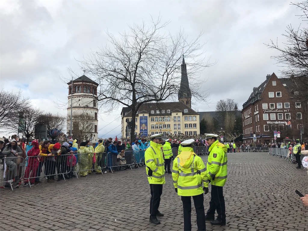 Rosenmontagのパレードの様子