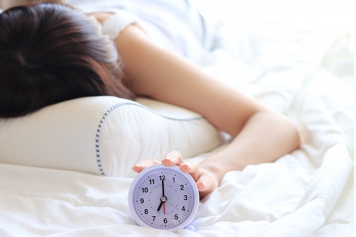 肌の大敵睡眠不足 寝る前に を聞くだけで熟睡できます 忙しいあなたでも大丈夫 簡単に美しいスタイルとたまご肌を手に入れる魔法の美容法 肌の大敵睡眠不足 寝る前に を聞くだけで熟睡できます 忙しいあなたでも大丈夫 簡単に美しいスタイルとたまご肌を手に入れる魔法の美容法