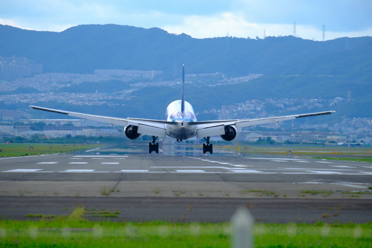 伊丹空港で飛行機撮影といえばここ！千里川堤防で飛行機撮影。 -