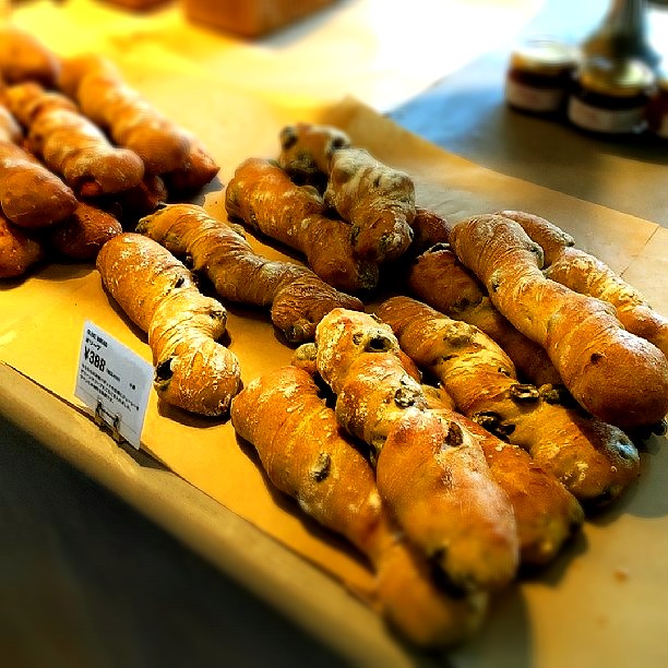 北広島の行列パン屋さん Truffle BAKERY 北海道ボールパークFヴィレッジ店 （トリュフベーカリー） yamapura’s blog