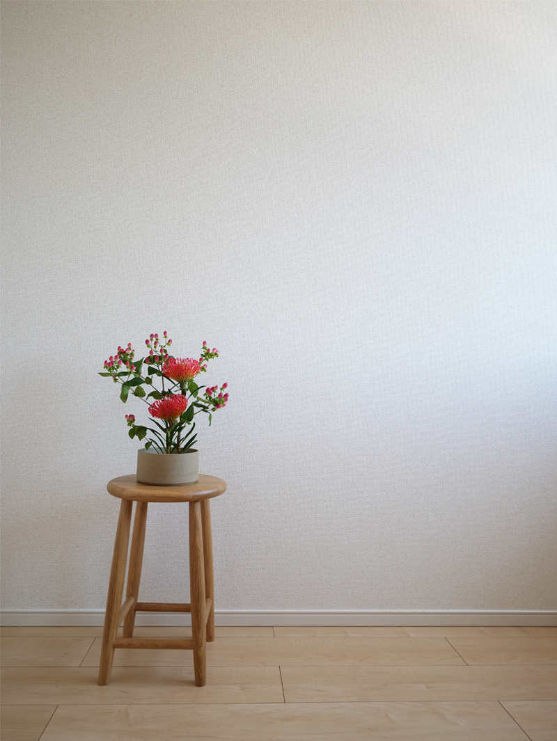 花器」という概念を手放す。器と花を愉しむ。 - 少ない物で