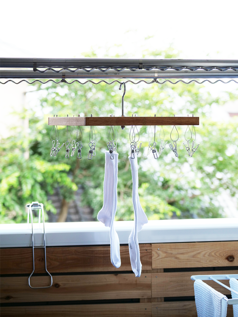 部屋干しを楽しむ木製ピンチハンガー 少ない物ですっきり暮らす