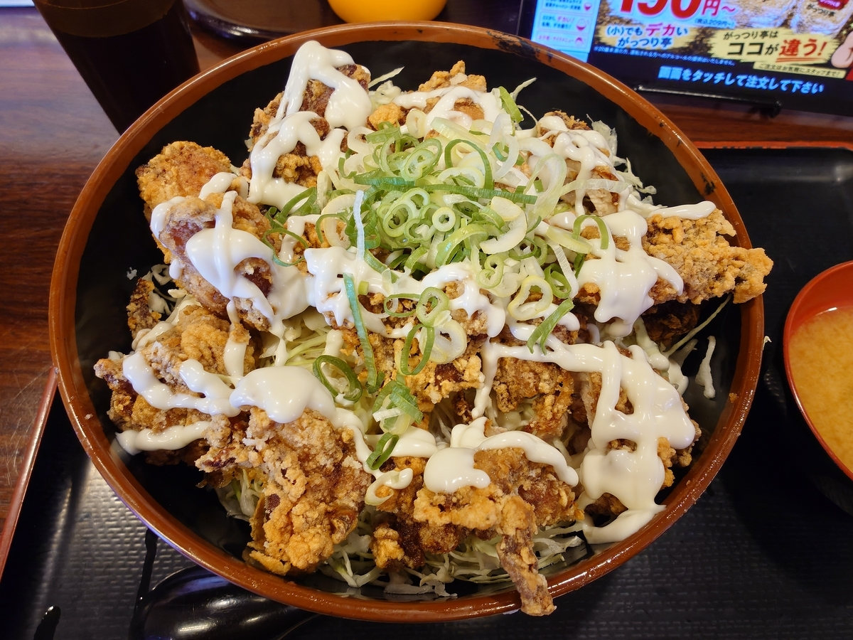 がっつり亭の名物デカ盛りジャンボからマヨ丼に挑戦。 - とあるオタクのメモ。