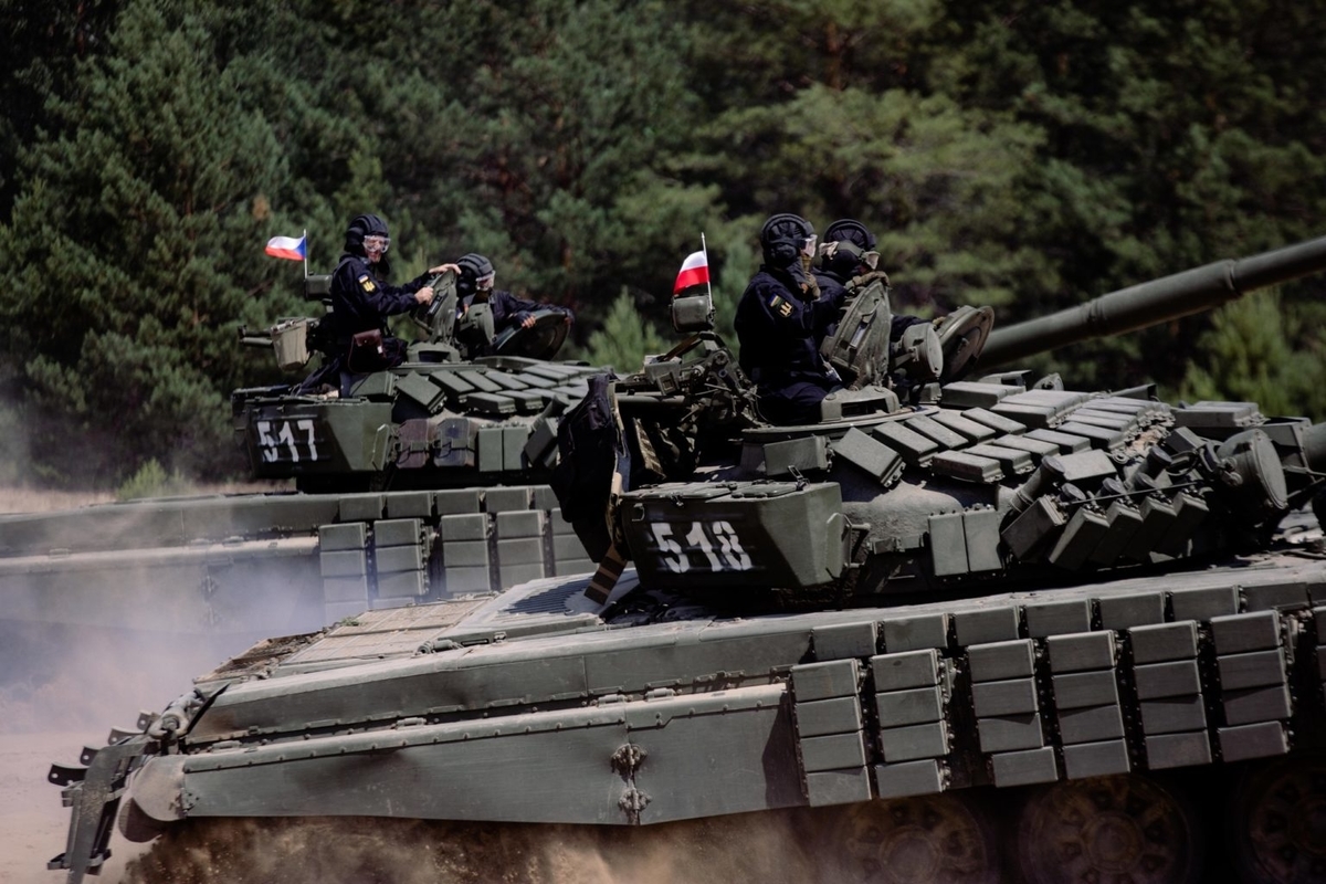  #ウクライナ軍戦車 #ウクライナ軍MBT #T72型MBT #T80型MBT #T80型 #T80U #T90AMBT #支援戦車 #鹵獲戦車 #ウクライナ陸軍 #戦車 #装甲車 #乗り物