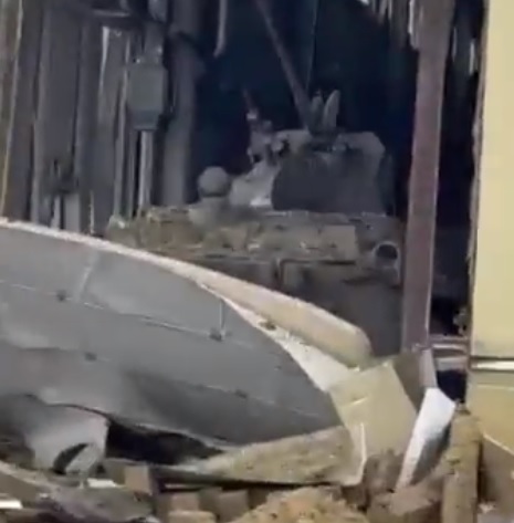 #Grayvoron  #Belgorod  #グレイヴォロン  #ベルゴロドのロシア治安局FSBと内務省に対してドローン攻撃 #ビルホロド共和国として独立を目指す #hitandrun戦法 #FRLに制圧された露軍の検問所  #ドネツク共和国の手法を逆手にとる #ロシア自由軍  #ビルホロド共和国  #АндрейЕрошенко #アンドレイエロシェンコ