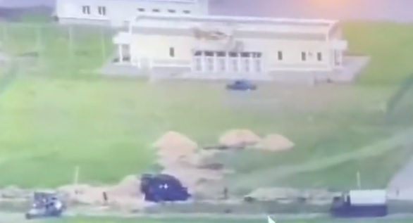 #Grayvoron  #Belgorod  #グレイヴォロン  #ベルゴロドのロシア治安局FSBと内務省に対してドローン攻撃 #ビルホロド共和国として独立を目指す #hitandrun戦法 #FRLに制圧された露軍の検問所  #ドネツク共和国の手法を逆手にとる #ロシア自由軍  #ビルホロド共和国  #АндрейЕрошенко #アンドレイエロシェンコ