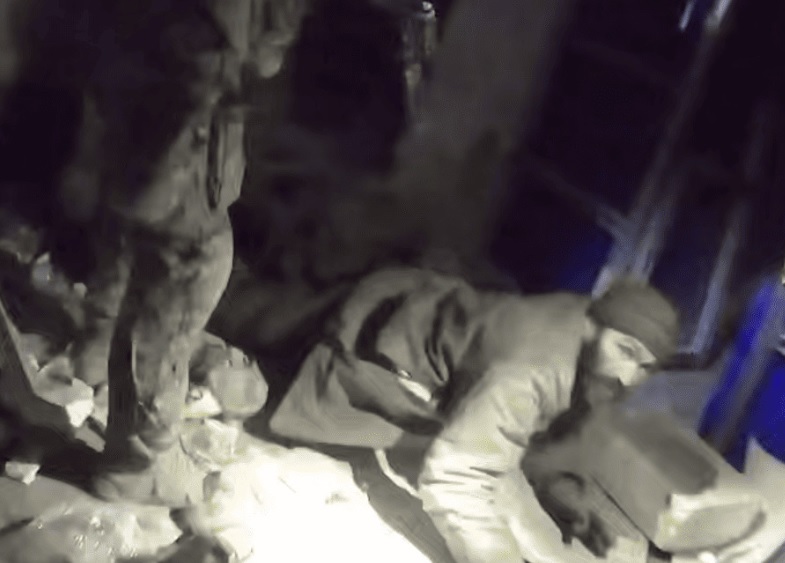 #ウクライナ特殊部隊のクピャンでの掃討戦 #ウクライナ軍特殊作戦部隊第8連隊の特殊作戦グループ #ハリコフ州クピャンスク市で特殊作戦 #アパートに潜んでいたロシア兵部隊を発見 #クピャン市と周辺部からロシア部隊が追い出されている #少数のロシア兵が市内で包囲されて潜んでいる #第8連隊は建物中で至近距離での撃ち合い #ロシア兵2名を倒して2名が捕虜 #クピャンの別のところで倒された傭兵の死体 #露軍に雇われたアフリカ系の傭兵の死体 #ロシア領のルハンシクにある発電施設 #ウクライナ軍無人機が攻撃 #市内を装甲車が走り回っているミネアポリス #プレッティが射殺されるシーン #ミネアポリス市民と公安との緊張は高まる #Kupyansk　#SpecialOperationsForces #LuhanskLNR　#Luhansk  #ロシア　#ウクライナ　#クピャン　#アフリカ系傭兵