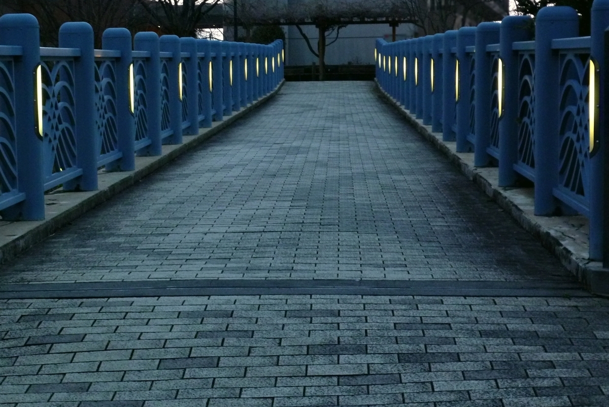 青い橋