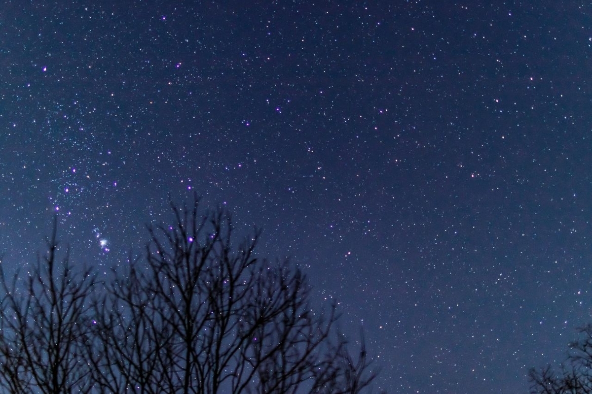 冬の星空のフリー素材 https://www.pakutaso.com/20200903255post-30832.html