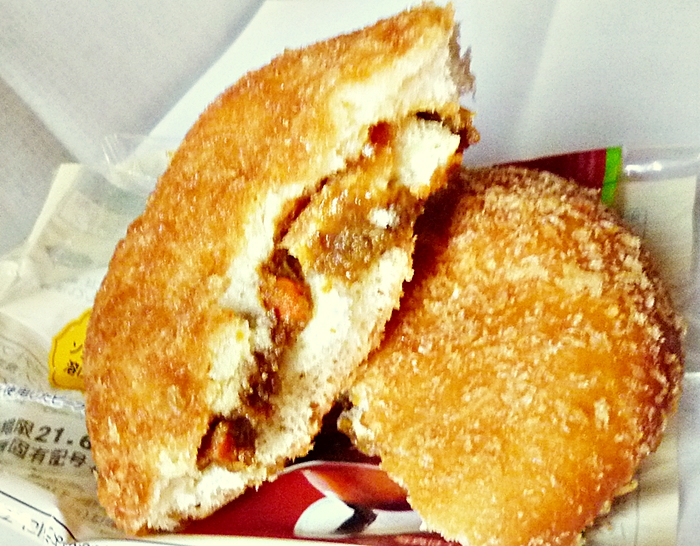 ファミマ・ザ・カレーパン