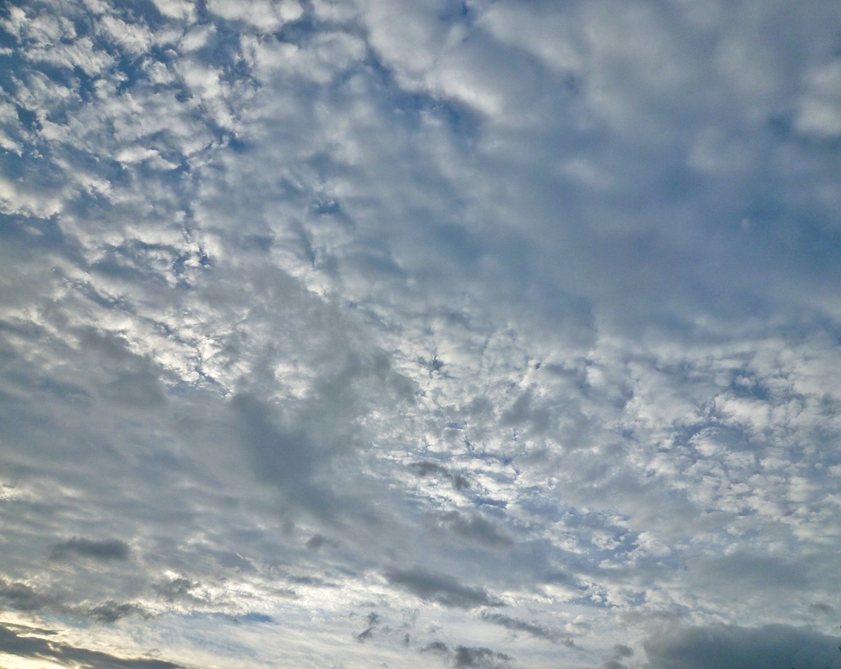 日の出頃の空