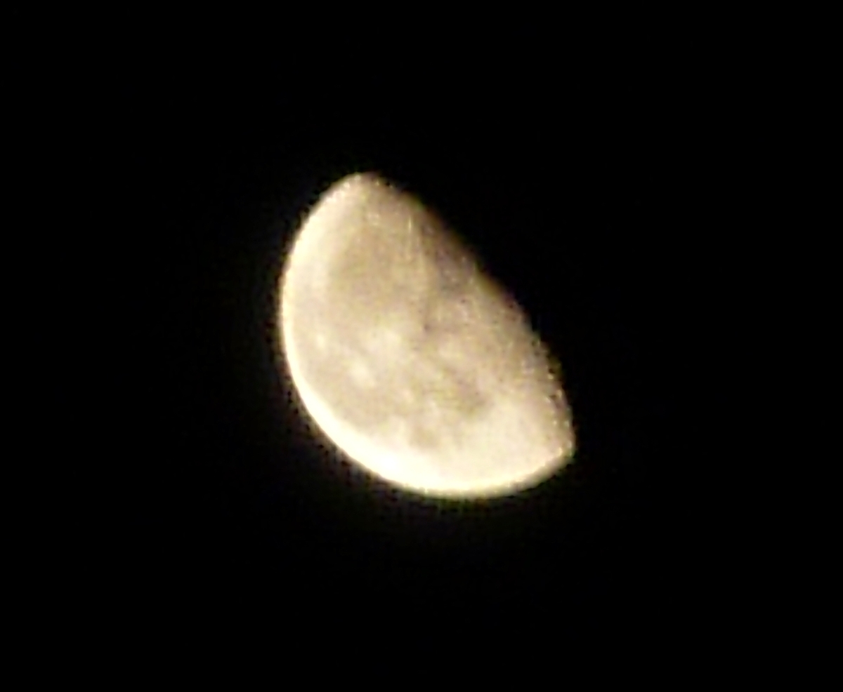 2021年8月28日の月