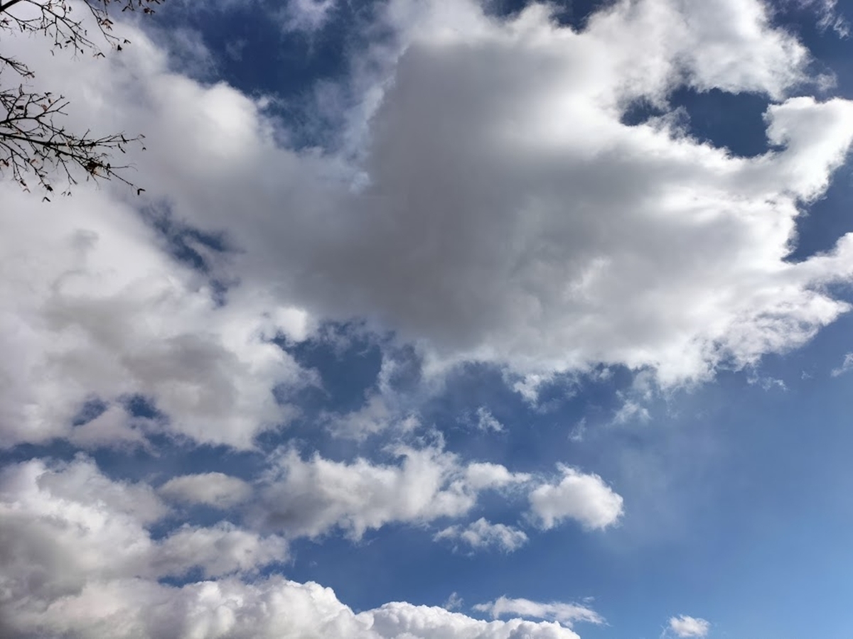 曇り空