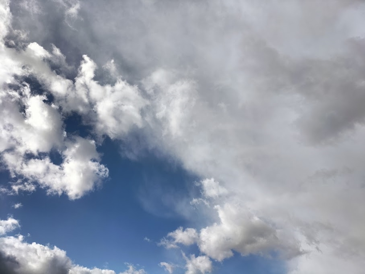 曇り空
