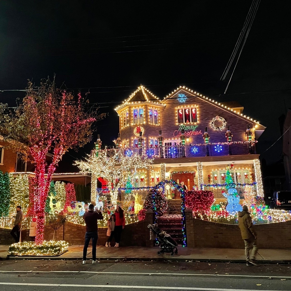 ニューヨークはクリスマスモード！イルミネーションで世界一有名な住宅