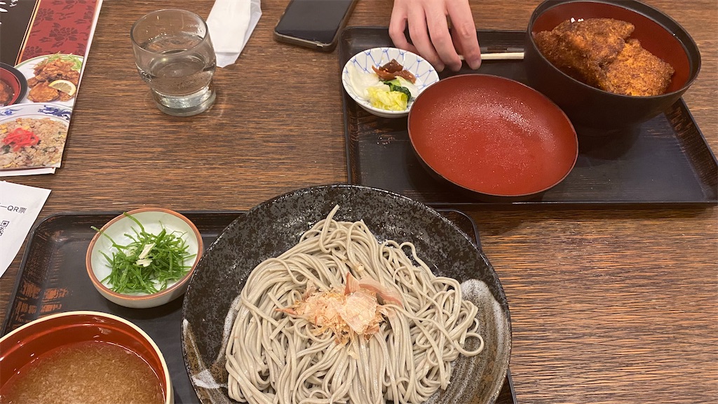 福井名物のソースカツ丼と越前おろし蕎麦