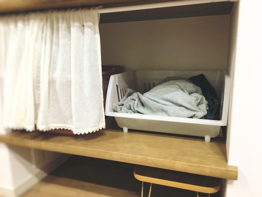 一度着てまだ洗濯しない服の一時置き場 我が家は散らかりにくく掃除しやすい家