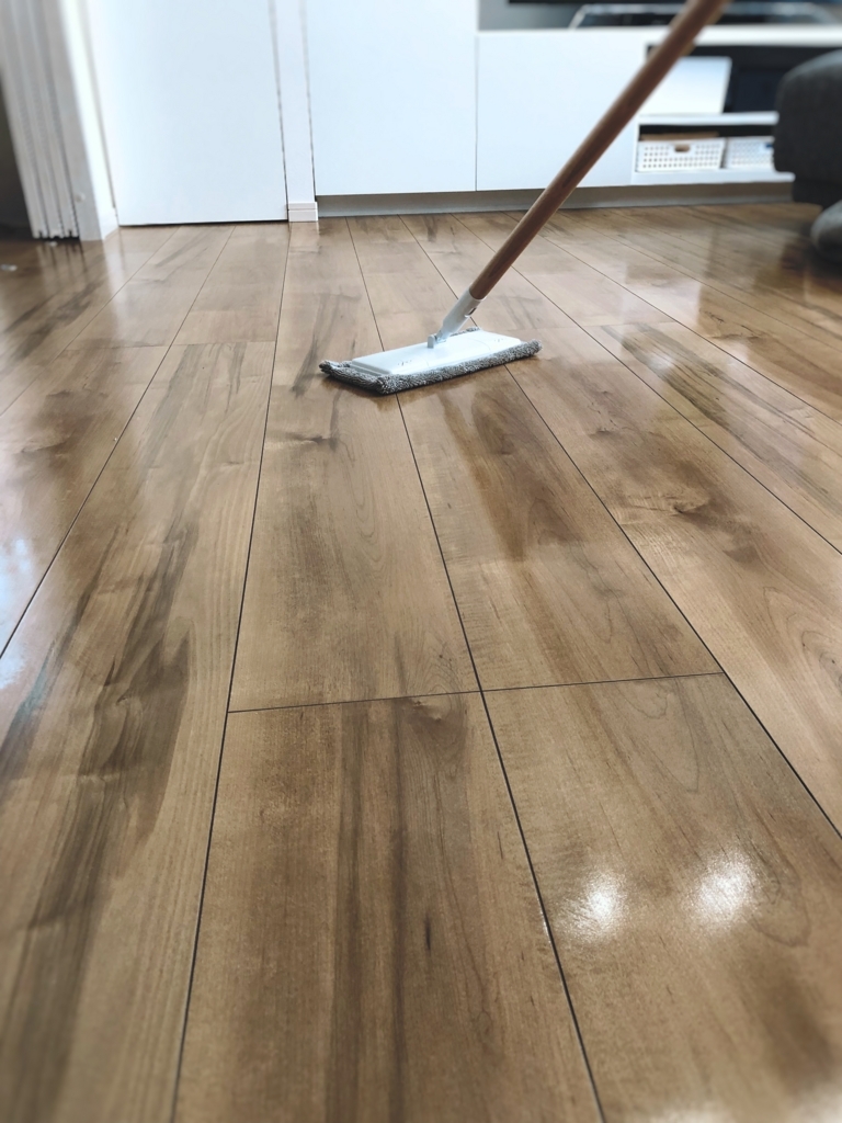 たまにはフローリングの水拭きも 使用する道具とその方法 我が家は散らかりにくく掃除しやすい家