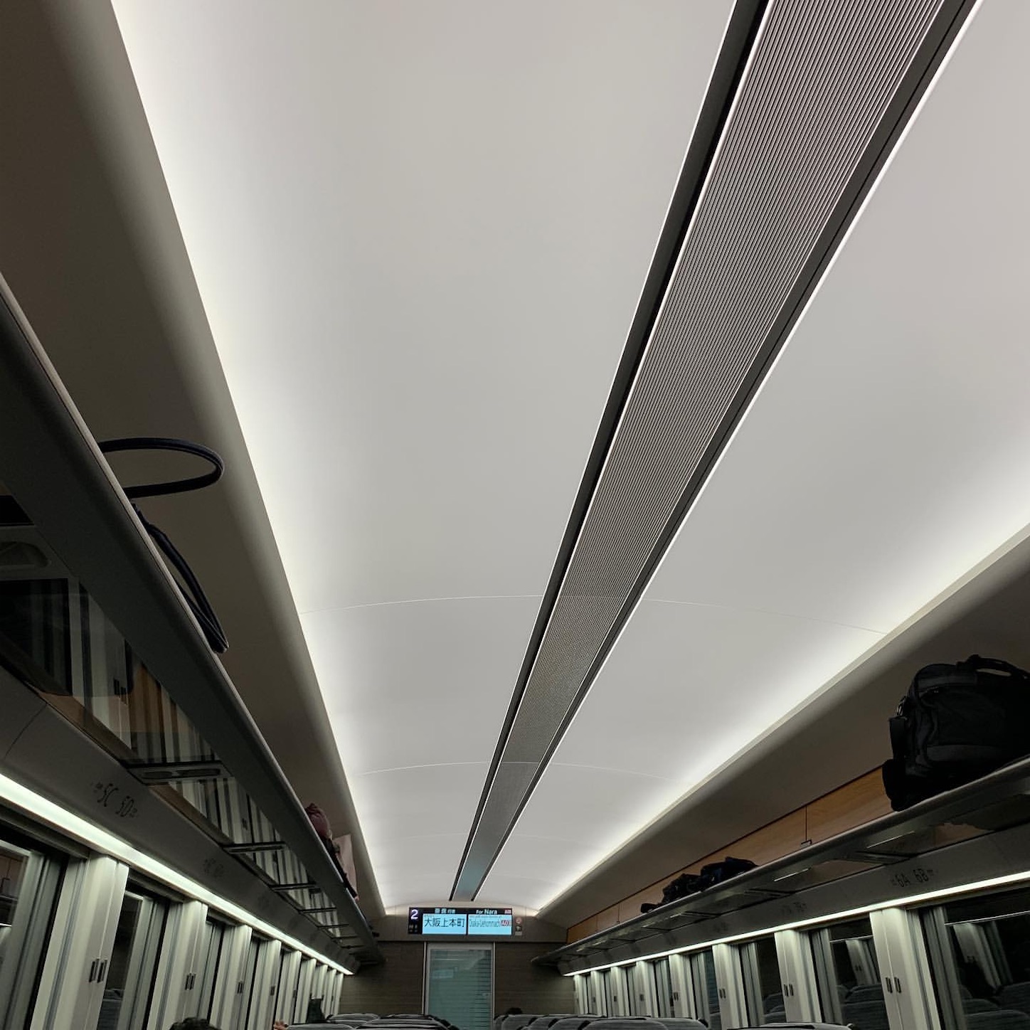 ひのとりの車内３