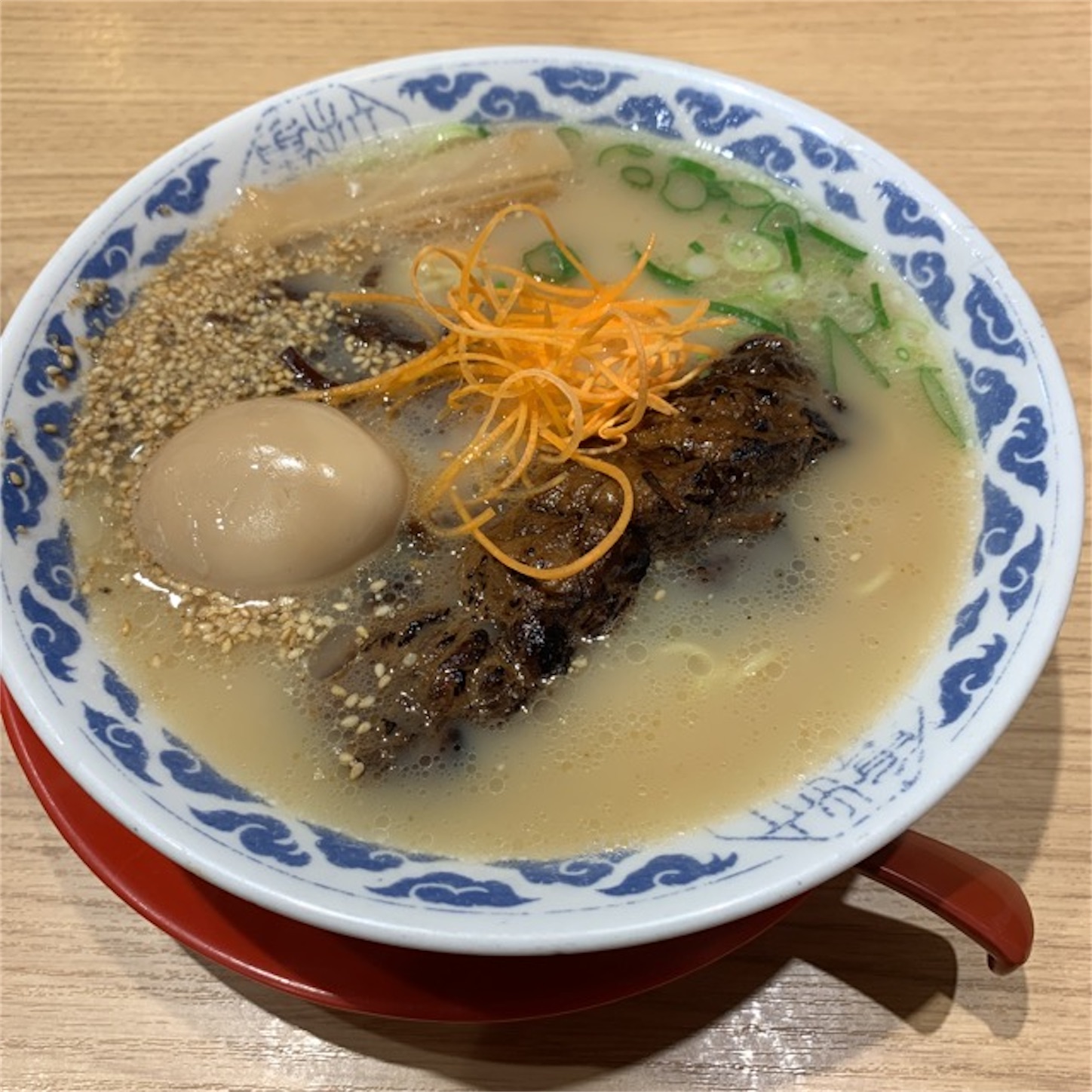 黒肉一本麺のとろ玉トッピング