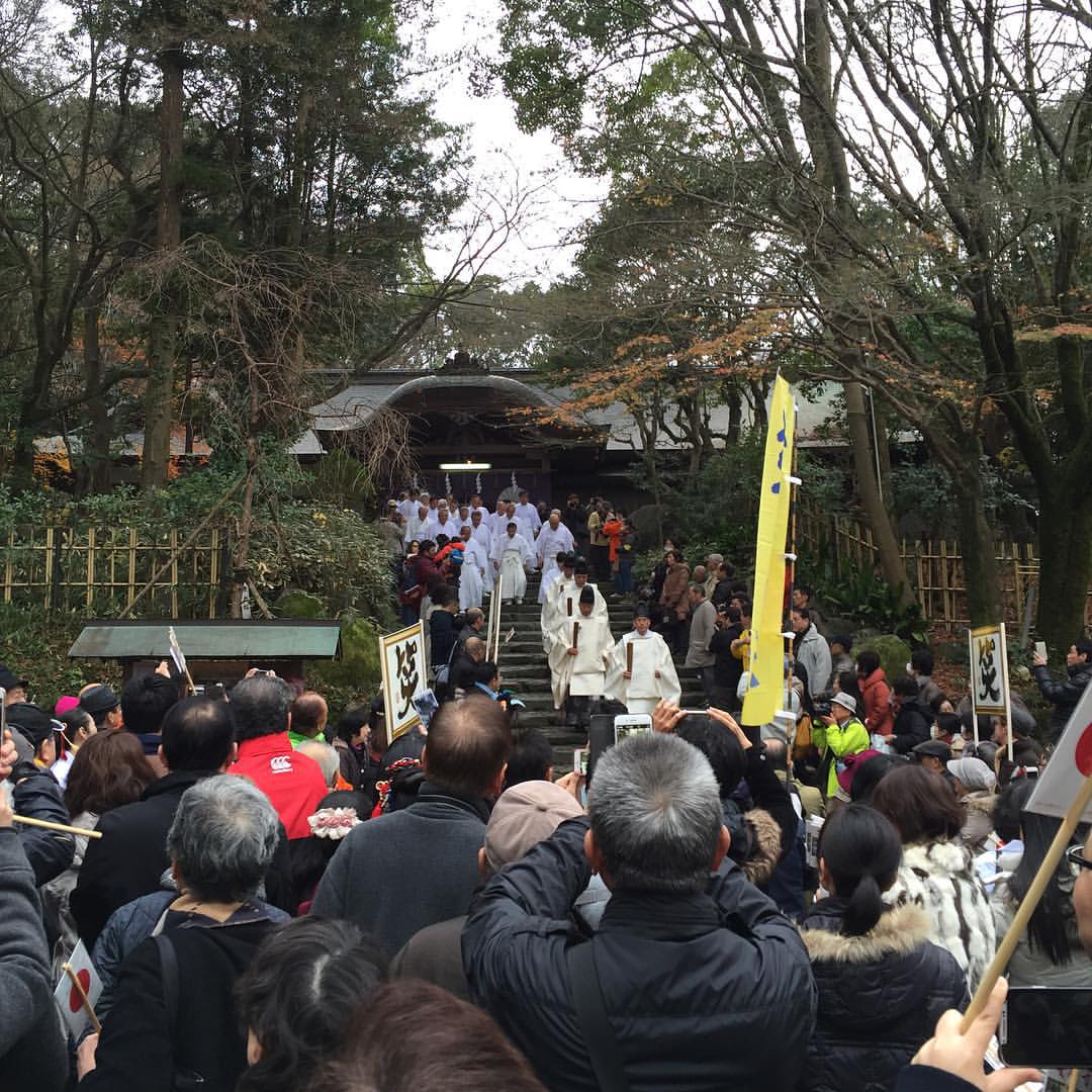 宮司さんたちが登場