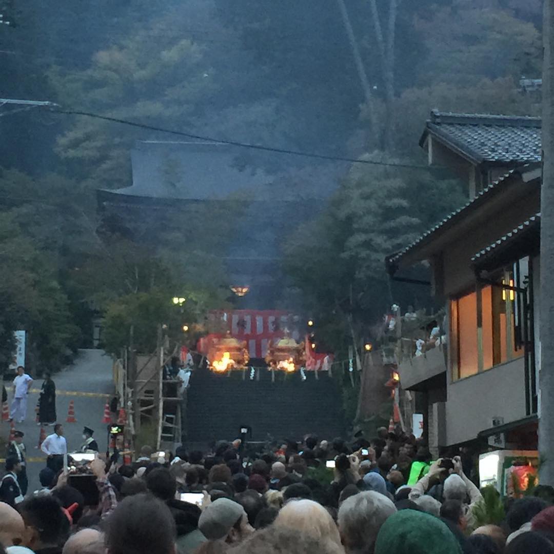 鞍馬寺の山門