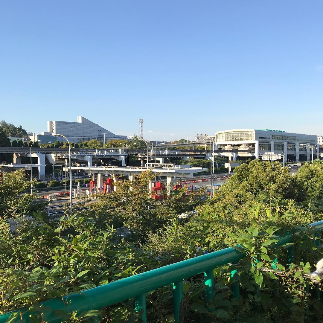 万博記念公園駅方向