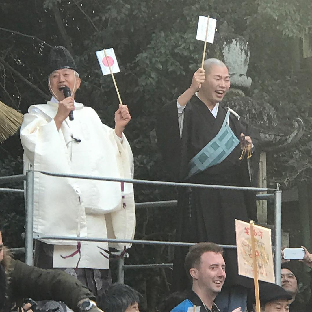 お笑い神事
