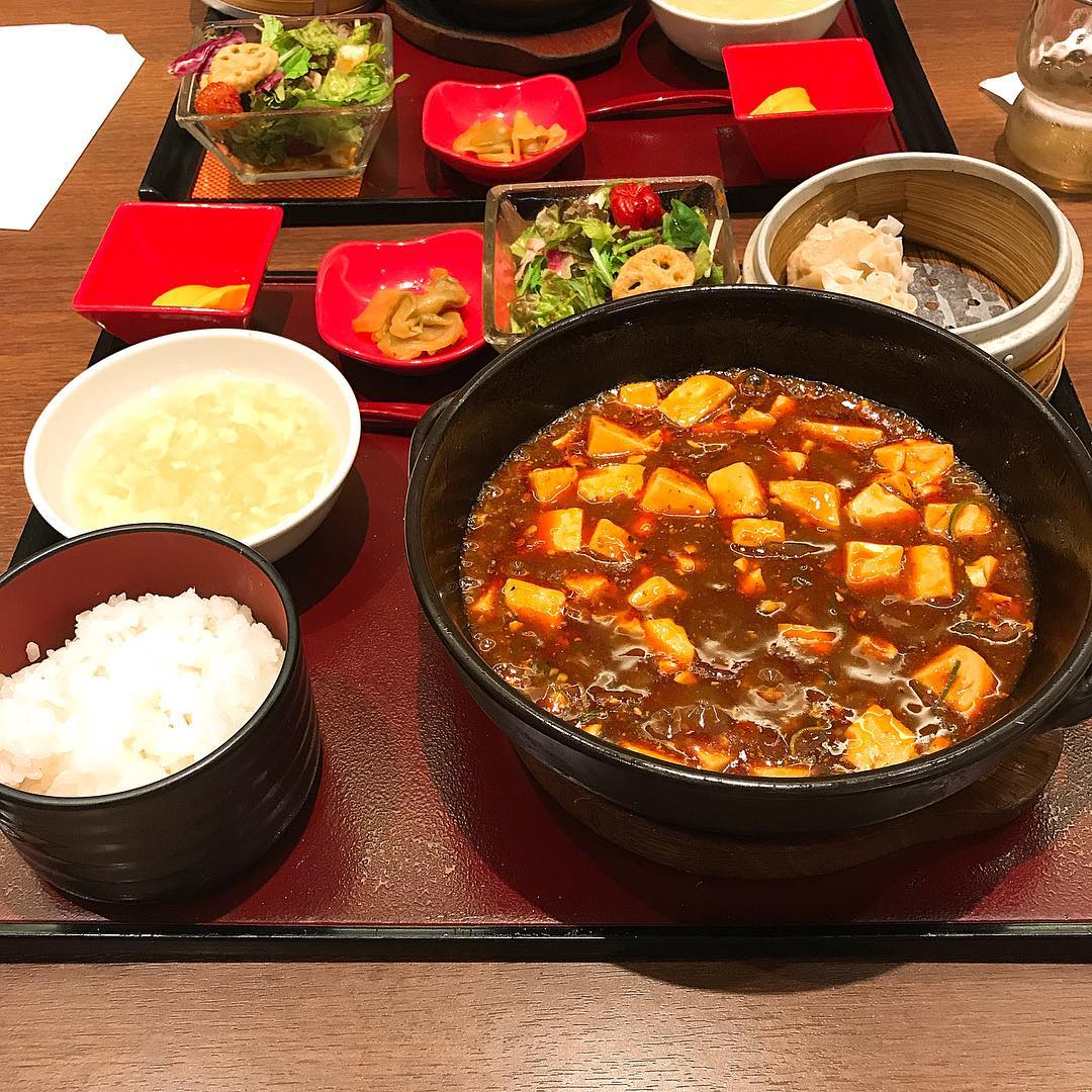 四川餐館の陳麻婆豆腐セット