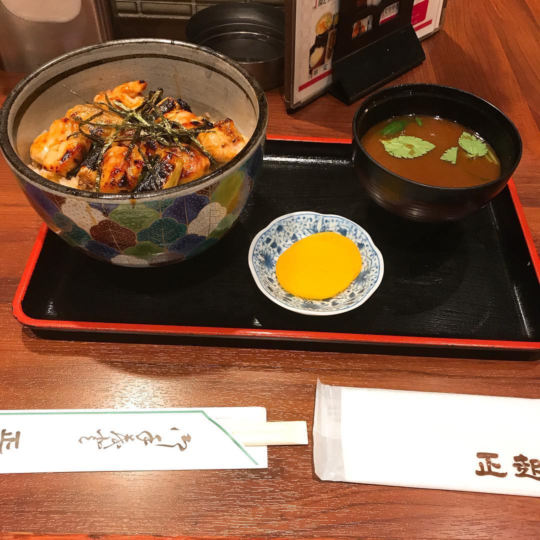 正起屋のやきとり丼