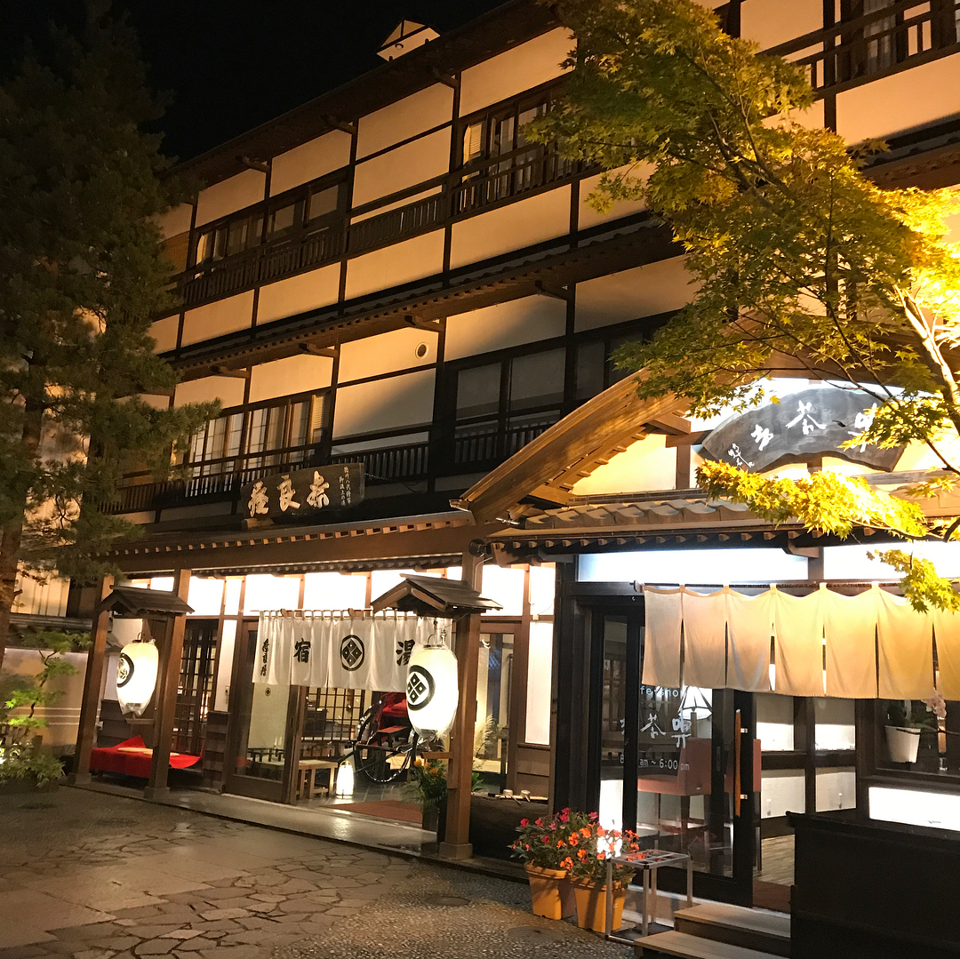 夜の温泉宿