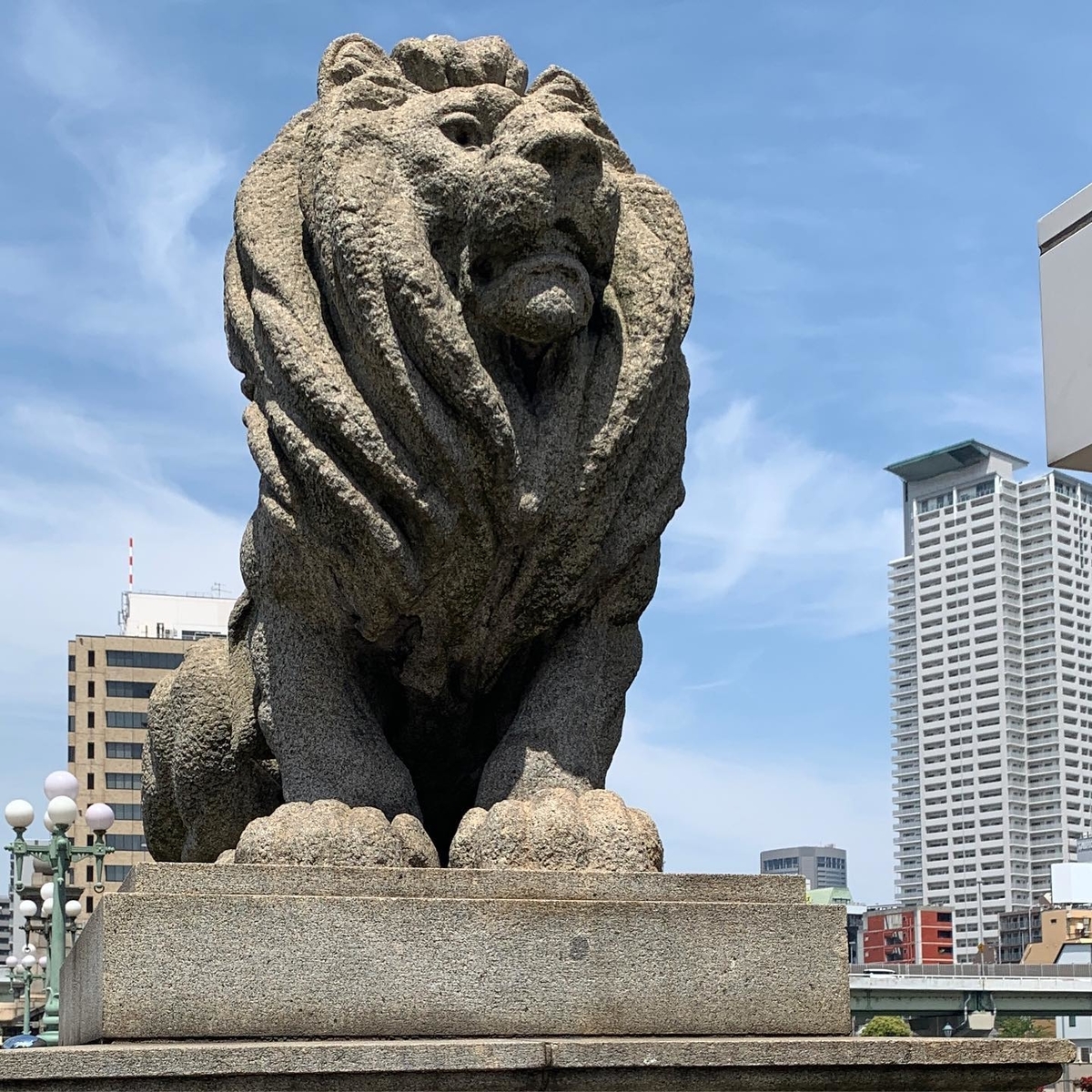 難波橋のライオン像