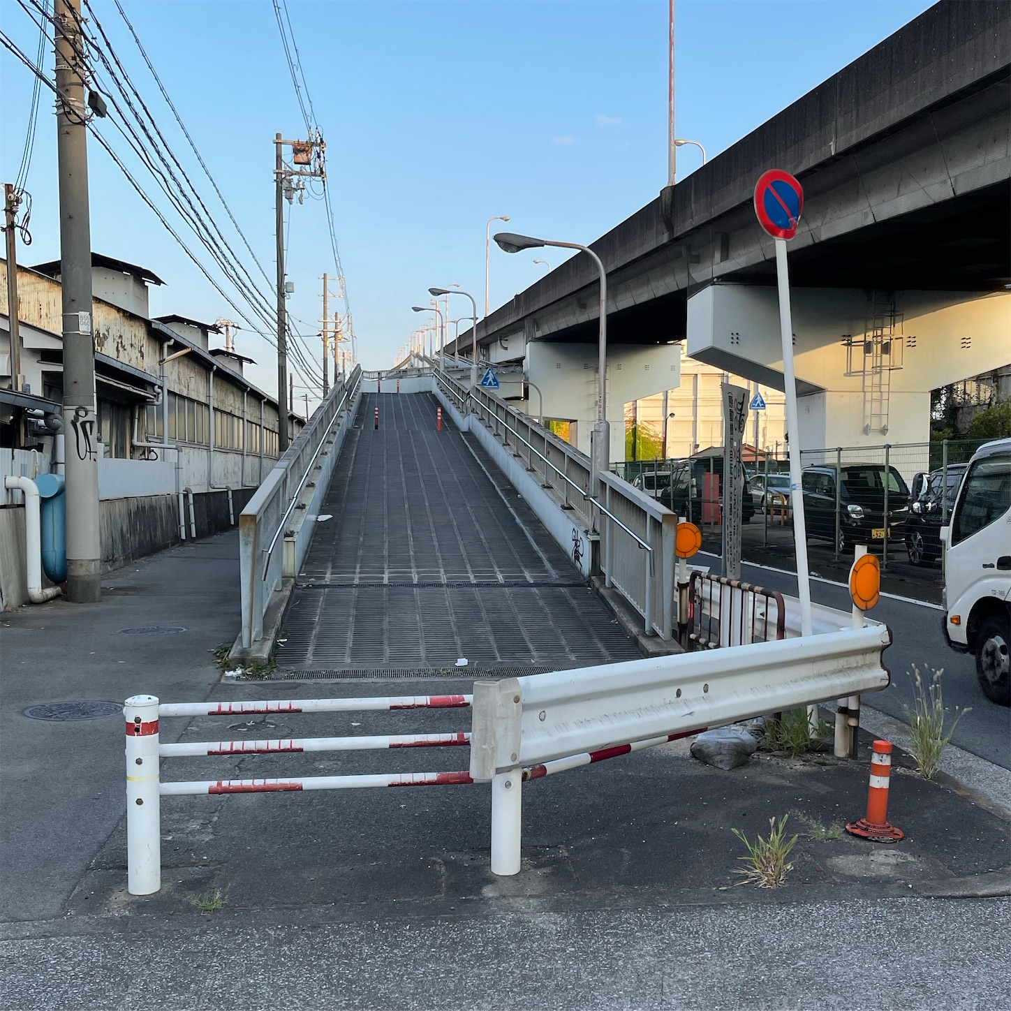 なみはや大橋の歩道