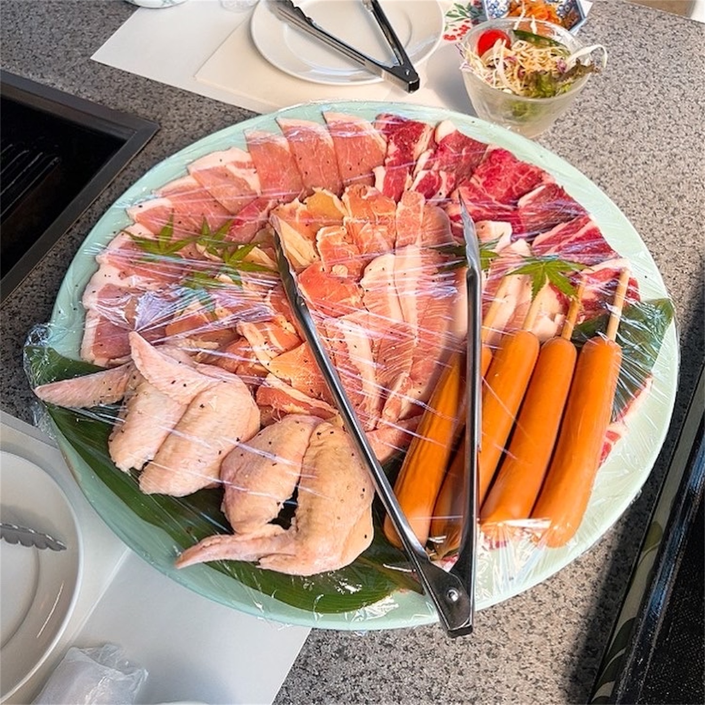 昼食のバーベキュー