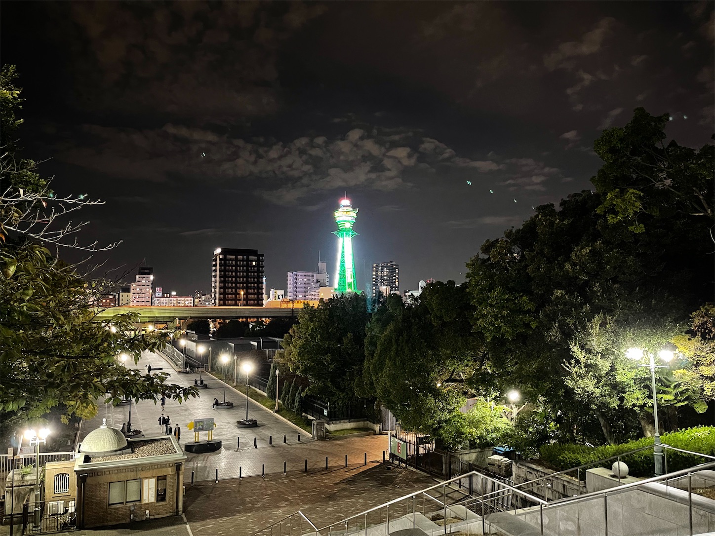 夜の新世界の風景 夜の新世界の風景