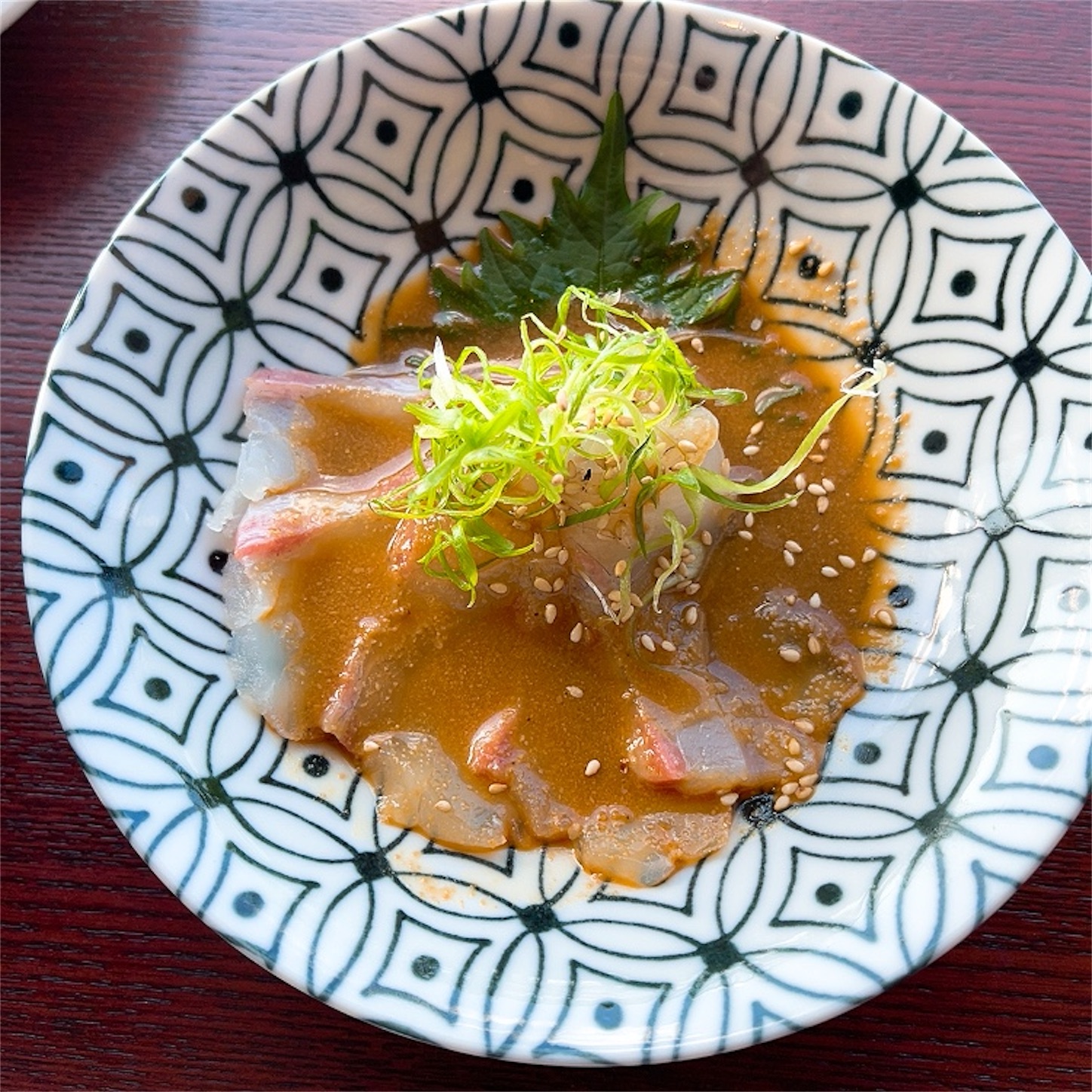 ダイナミックキッチン＆バー燦の鯛の胡麻漬け