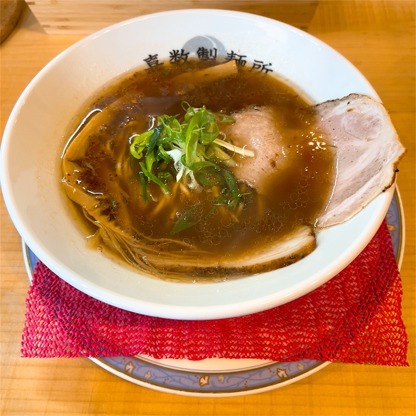 嘉数製麺所の鶏醤油ラーメン