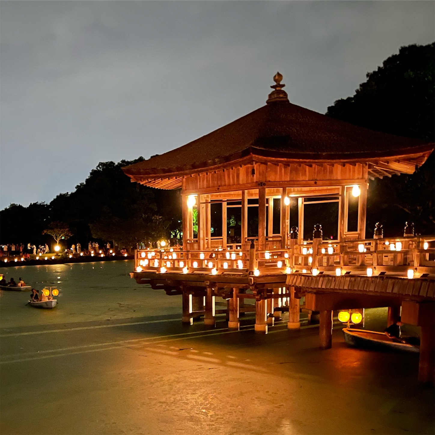 夜の浮見堂