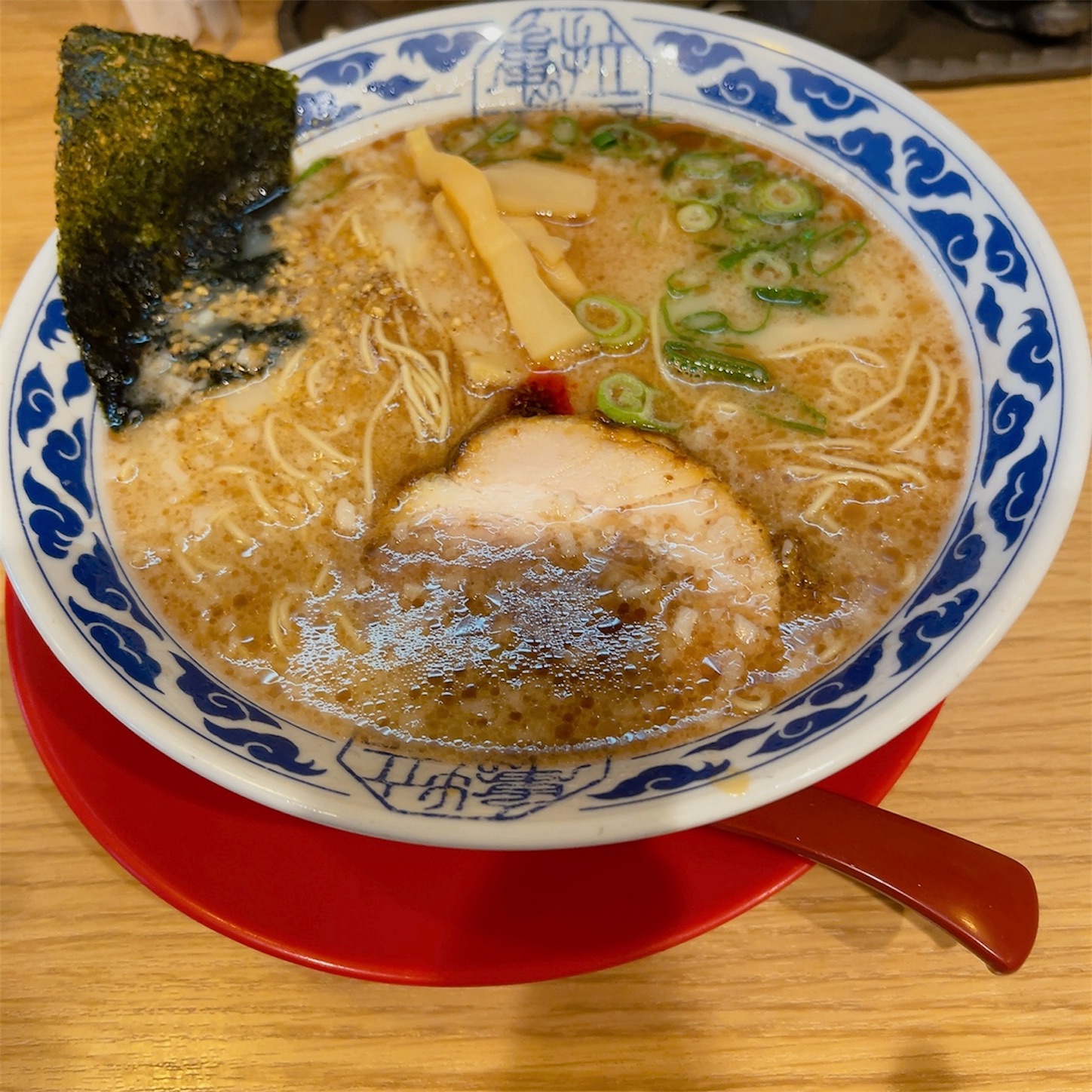 亀王の昔味黒らーめん 亀王の昔味黒らーめん
