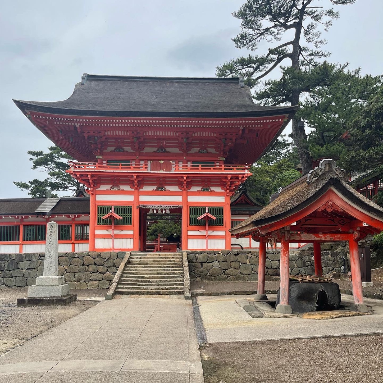 日御碕神社の楼門