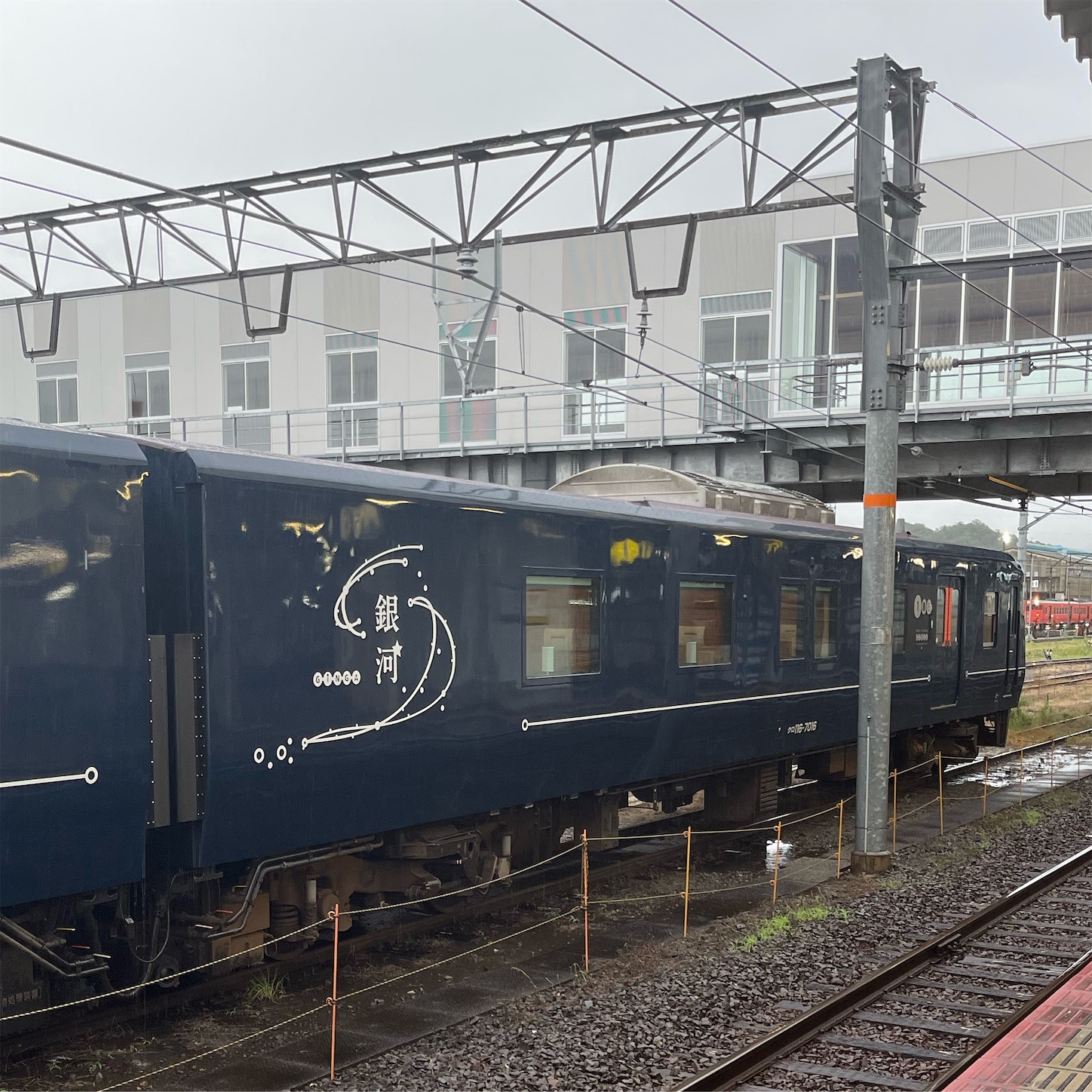 米子駅に停車中のWEST EXPRESS 銀河 米子駅に停車中のWEST EXPRESS 銀河