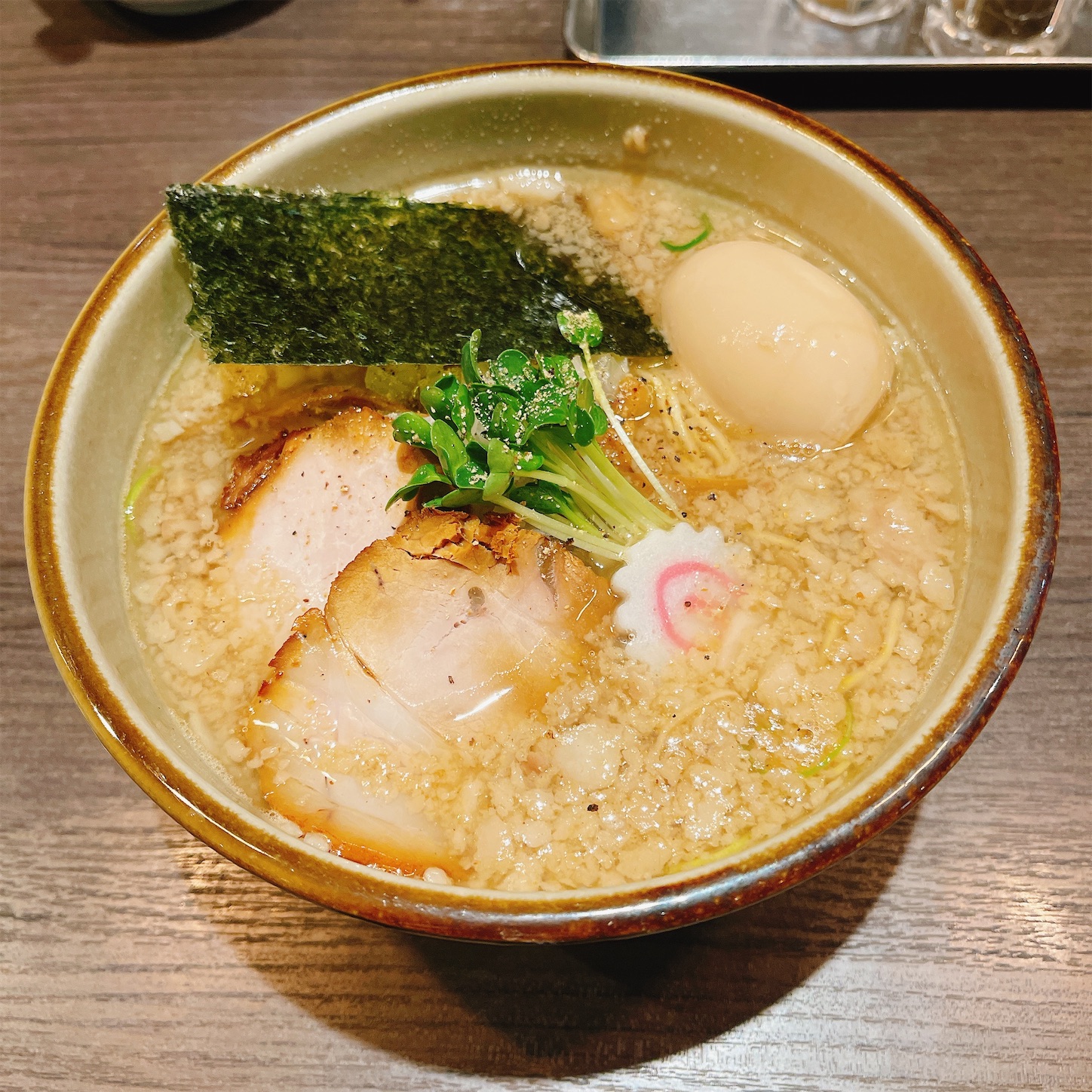 中華そばかみなり雲呑の味玉背脂中華そば