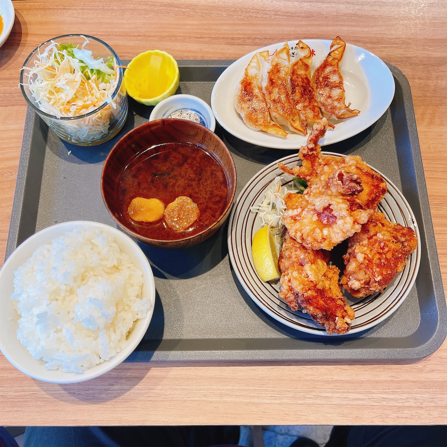 ぎょうざの一休の若鶏の唐揚げ＆餃子の満腹セット